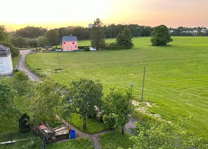 Good Connection Airport & *